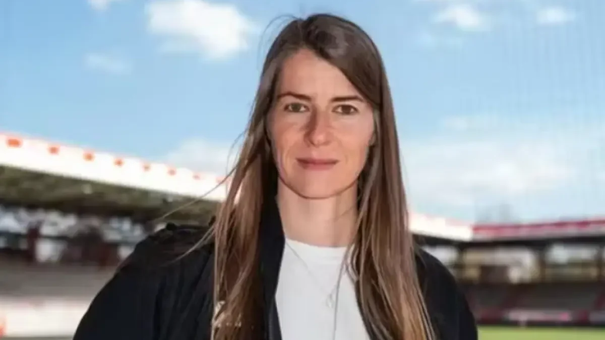 La estratega es la primera directora técnica en estar al frente de un equipo varonil en la Bundesliga.