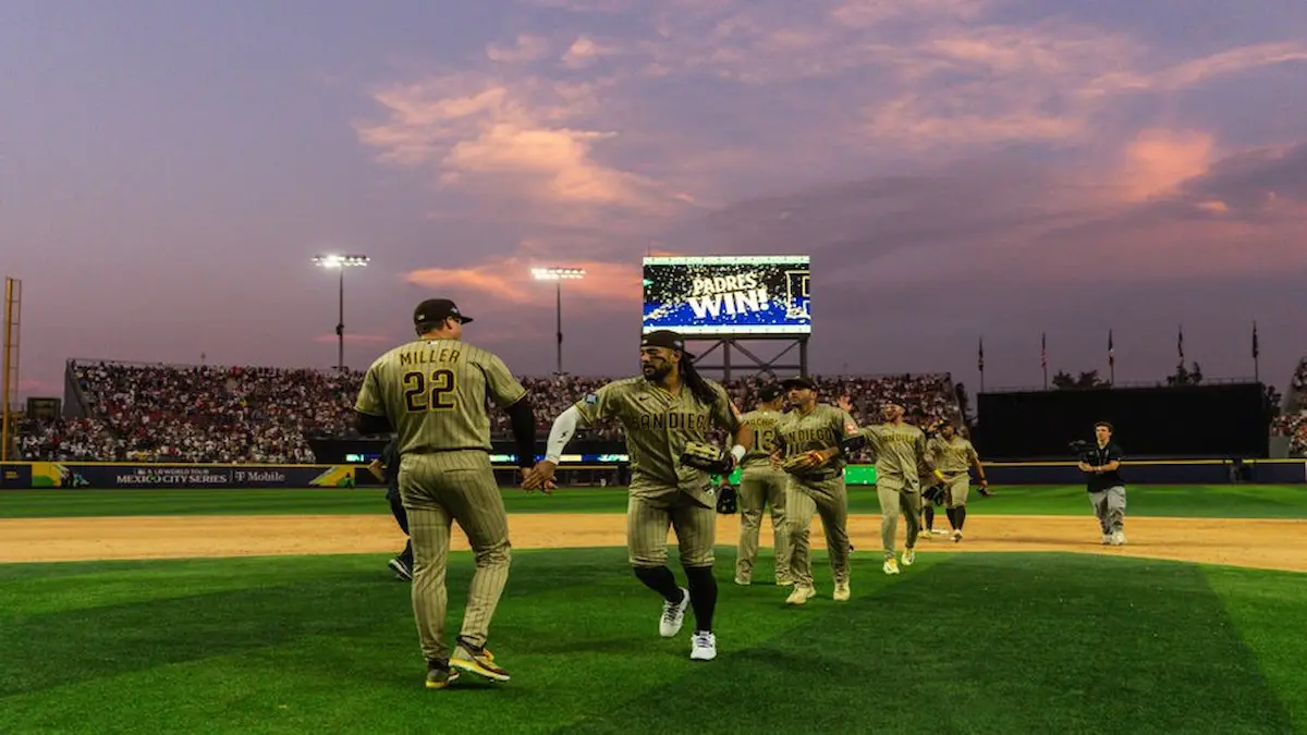 Los Padres fueron de menos a más para llegar a 18 triunfos con 8 derrotas y seguir a la cabeza de la clasificación en la división oeste de la Liga Nacional.