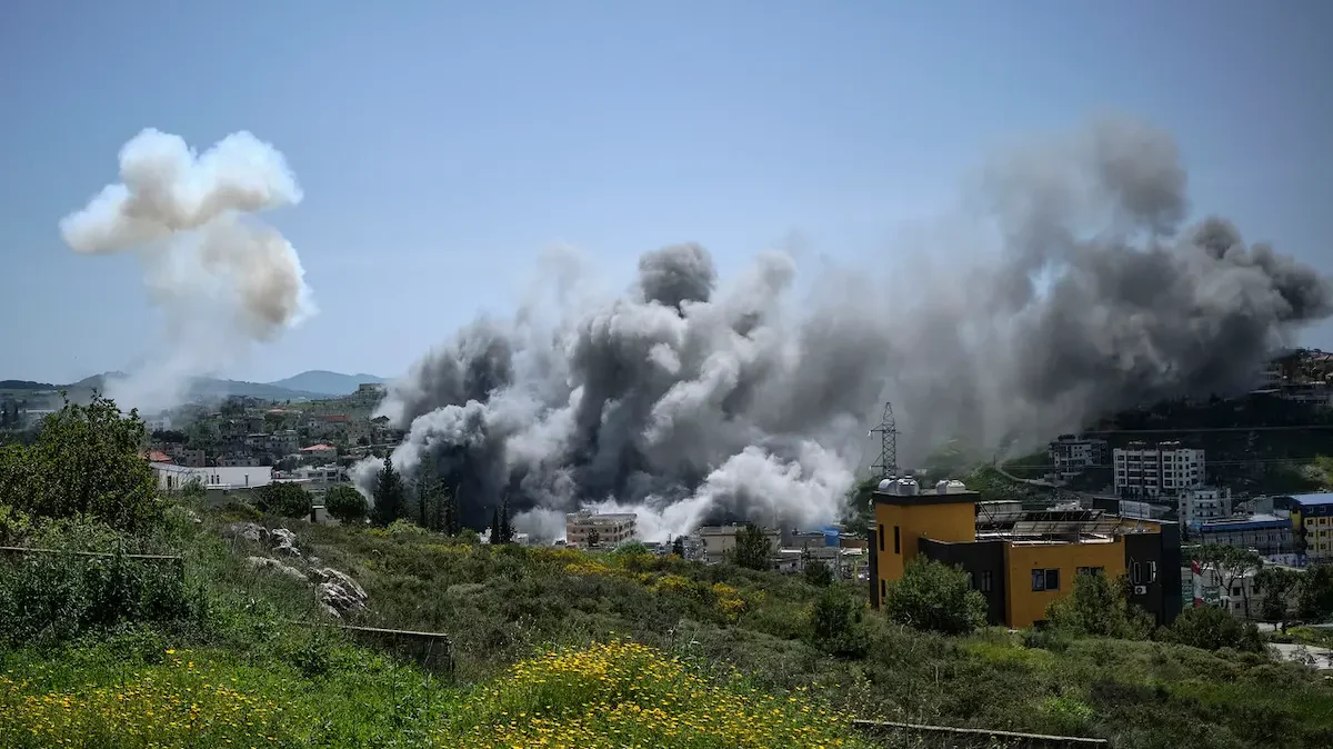 Israel y Líbano acordaron un alto el fuego de 10 días, aunque no hubo indicios de si el movimiento libanés Hezbollah, respaldado por Irán, se sumará al acuerdo.