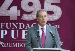 foto del presidente municipal de Puebla en el aniversario de puebla