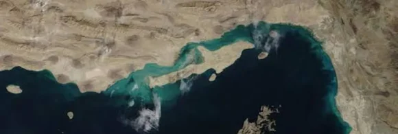 Autoridades de la República Islámica han decidido abrir "completamente" el estrecho de Ormuz a la navegación comercial mientras dure alto el fuego pactado con Estados Unidos.