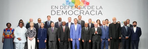 En el comunicado conjunto, y ante “la evolución de los acontecimientos” en Cuba, los tres Gobiernos alertaron de la “dramática situación” que vive el pueblo cubano y emplazan a que se adopten las medidas necesarias para aliviar esta situación y se eviten acciones “que agravan las condiciones de vida de la población o contrarias al Derecho Internacional”.