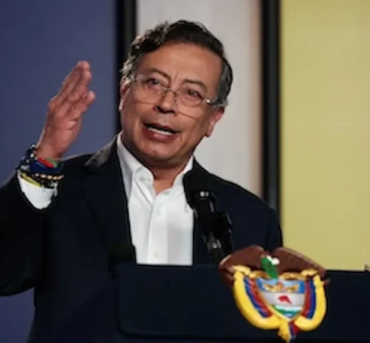 El mandatario ecuatoriano Daniel Noboa, luego de que este lo acusó de tener nexos con un cabecilla criminal