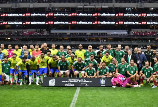 Oribe Peralta marcó un doblete, primero con un cabezazo y luego un remate a bocajarro para recordar su época como goleador del América.