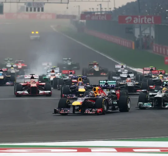 Se acordaron una serie de ajustes al reglamento del Campeonato Mundial de Fórmula Uno 2026 durante una reunión realizada en línea y celebrada entre la Federación Internacional, los Jefes de los 11 equipos, los directores ejecutivos de los fabricantes de unidades de potencia y la FOM.