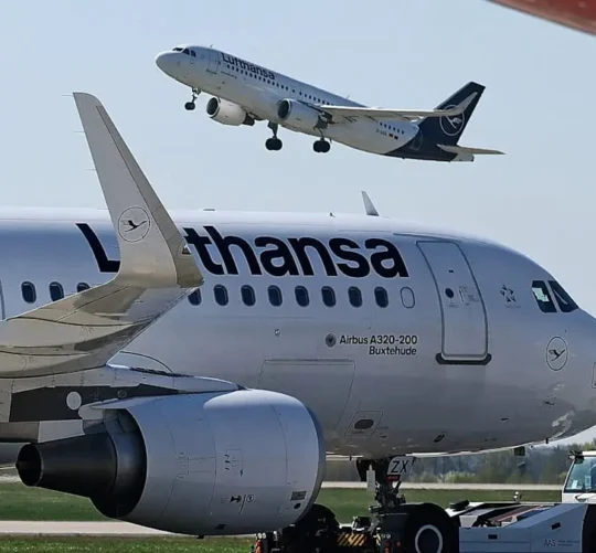 El precio del combustible para aviones se ha duplicado desde el inicio de la guerra de Estados Unidos e Israel contra Irán, dado que el conflicto ralentizó su producción y transporte en el Medio Oriente.