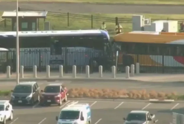 10 son empleados del Departamento de Guerra