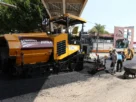 maquinas de pavimentacion en la 24 sur