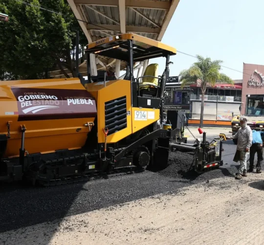 maquinas de pavimentacion en la 24 sur