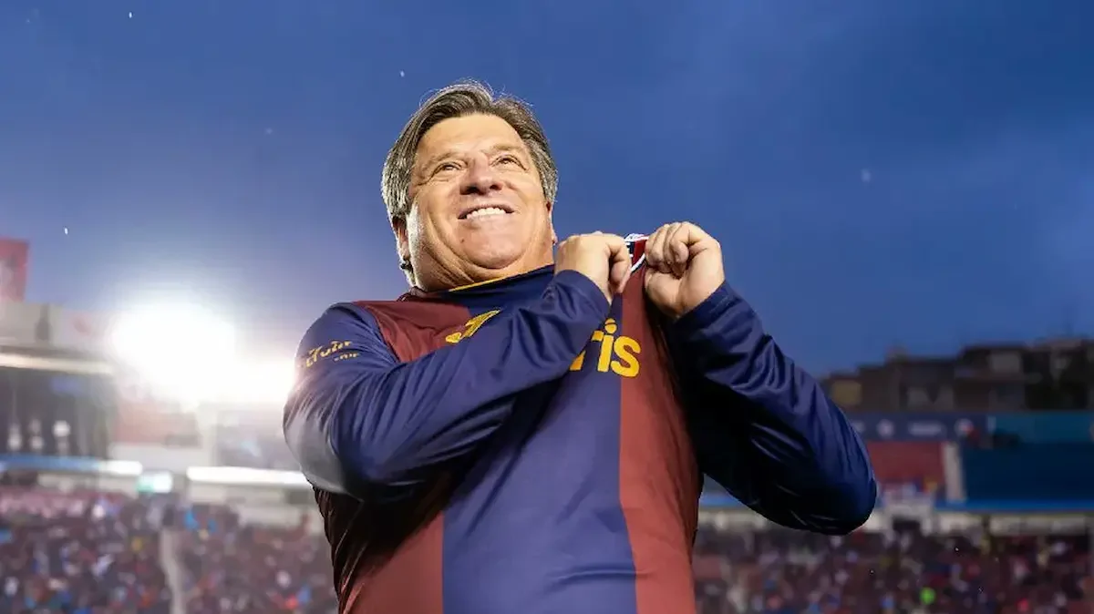 El Piojo vivió sus mejores momentos como futbolista en Atlante y Toros Neza. Se coronó como jugador con los Potros en la temporada 1992-1993 y luego dirigió al Atlante en 2002.