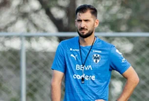El Club de Futbol Monterrey anunció la salida de Nicolás Sánchez como director técnico del primer equipo varonil, poniendo fin a su etapa al frente del banquillo albiazul.