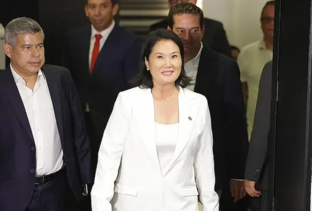 Con el récord de candidatos, los peruanos tuvieron una gama de opciones entre políticos de ‌extrema derecha e ‌izquierda, empresarios y hasta un ex comediante, que abogaban por un cambo radical en el país.