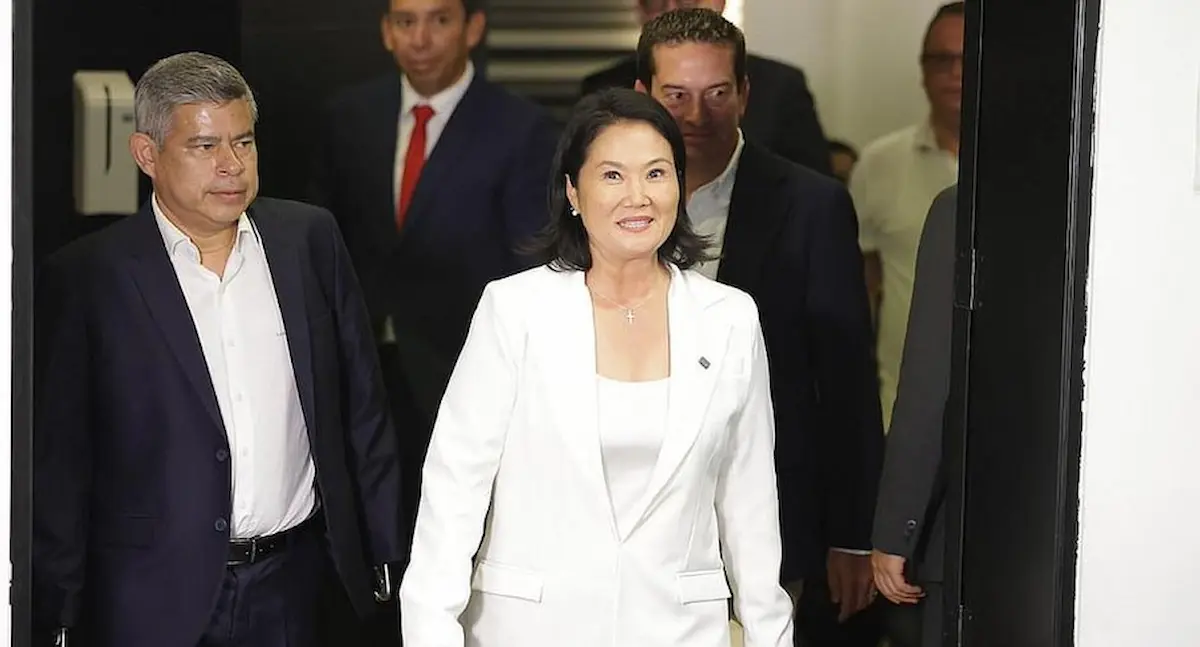 Con el récord de candidatos, los peruanos tuvieron una gama de opciones entre políticos de ‌extrema derecha e ‌izquierda, empresarios y hasta un ex comediante, que abogaban por un cambo radical en el país.