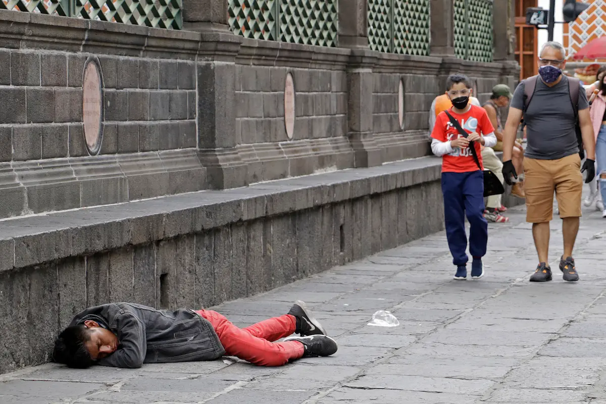 fotografia de persona en situacion de calle puebla