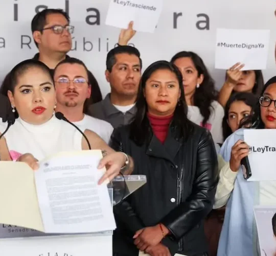 La activista Samara Martínez, impulsora de la denominada Ley Trasciende, reprochó la falta de voluntad política de parte de los legisladores para discutir esta iniciativa a días de que acabe el periodo legislativo