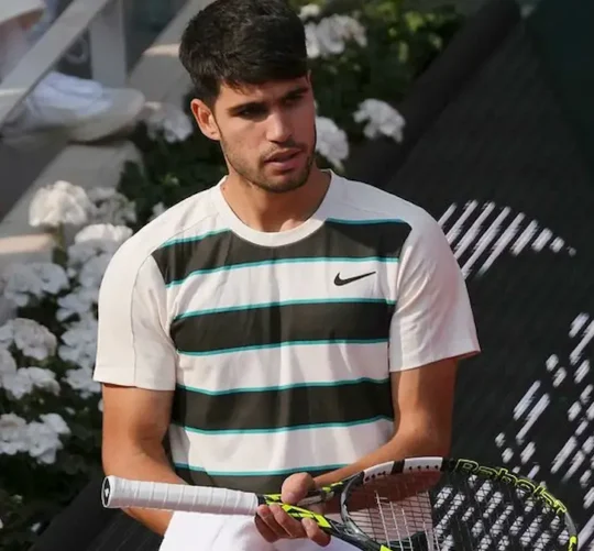 El tenista español decidió no participar en los torneos de Roma y Roland Garros por una molestia física