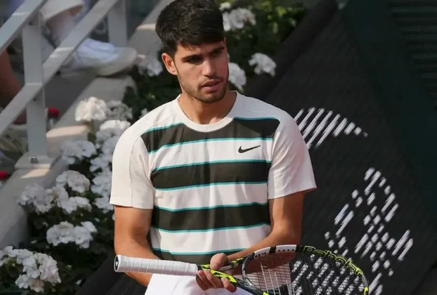 El tenista español decidió no participar en los torneos de Roma y Roland Garros por una molestia física