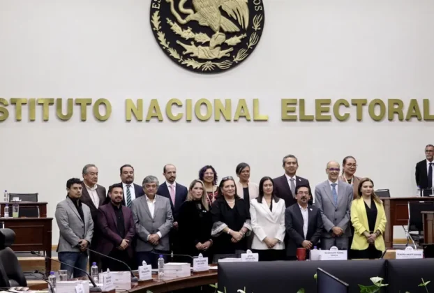 Debido al Mundial de Futbol, el Instituto Nacional Electoral (INE) suspenderá trabajo presencial en las oficinas ubicadas en el sur de la Ciudad de México, y en otras entidades del centro del país, por casi mes y medio, del lunes 1 de junio al domingo 12 de julio.