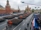 El evento duró solo 45 minutos -lo que la convierte en la más corta en muchos años- ya que no rodó el armamento pesado, algo que no ocurría desde 2007 y tampoco desfilaron los cadetes.