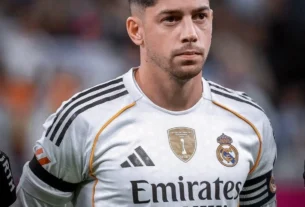 Según diversas fuentes, después del altercado entre los dos mediocampistas merengues, son varios los jugadores del equipo que ya no quieren que el futbolista uruguayo siga en el club