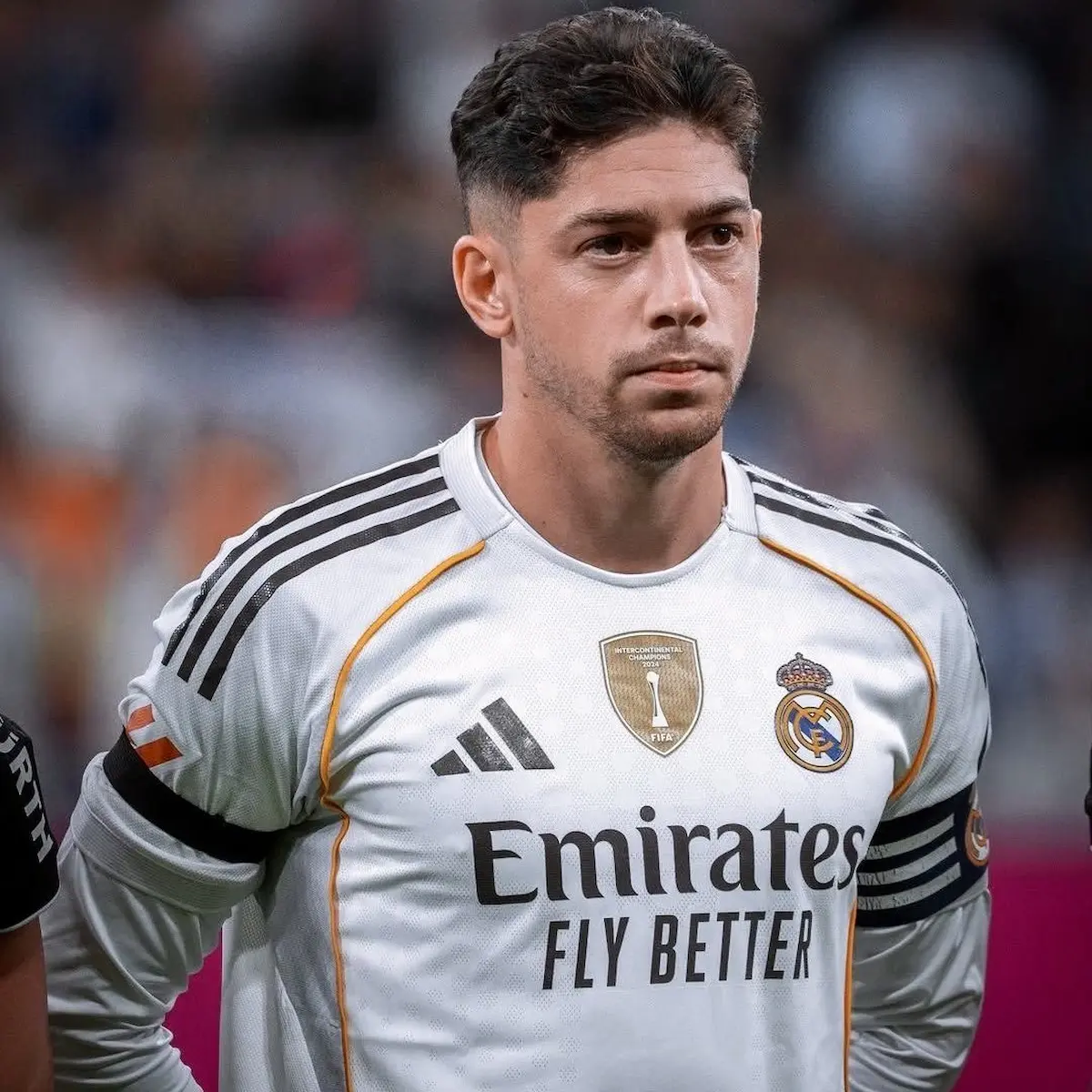 Según diversas fuentes, después del altercado entre los dos mediocampistas merengues, son varios los jugadores del equipo que ya no quieren que el futbolista uruguayo siga en el club