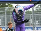 Antonelli, de 19 años, el líder más joven de la historia superó a los McLaren del británico Lando Norris, vigente campeón, y del australiano Oscar Piastri