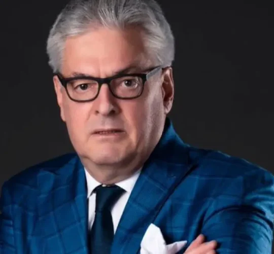 Eduardo Lamazón, ex secretario general del Consejo Mundial de Boxeo y analista de esta disciplina en una televisora mexicana
