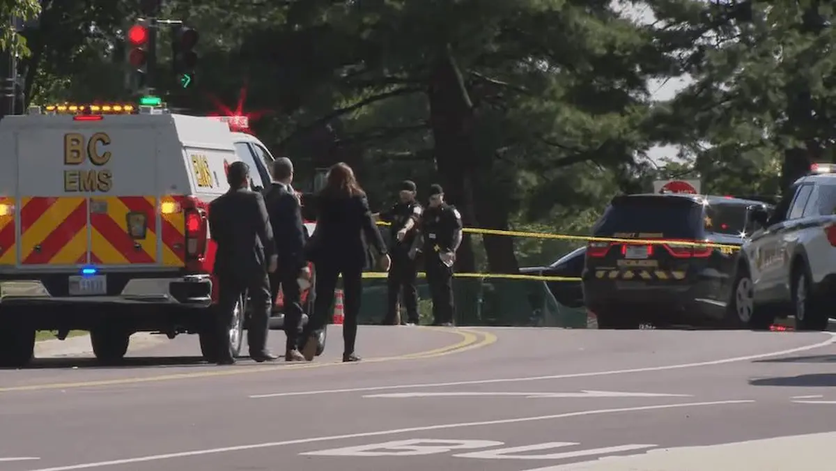 El incidente se produjo cuando agentes de paisano del Servicio Secreto que patrullaban el perímetro exterior del complejo presidencial detectaron a un sospechoso que parecía portar un arma de fuego