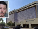 Cuando el personal de seguridad del hotel indicó a la policía el piso en el que se encontraba el hombre, los oficiales subieron y lo hallaron al final del pasillo, masturbándose.