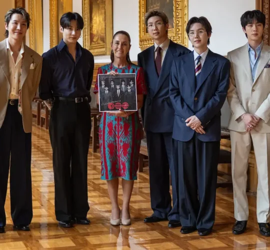 Previo a los conciertos que la agrupación ofrecerá a partir del jueves, la mandataria pidió a BTS que regrese a México el próximo año, considerando que muchos mexicanos no podrán asistir a las paradas de su gira en el país.