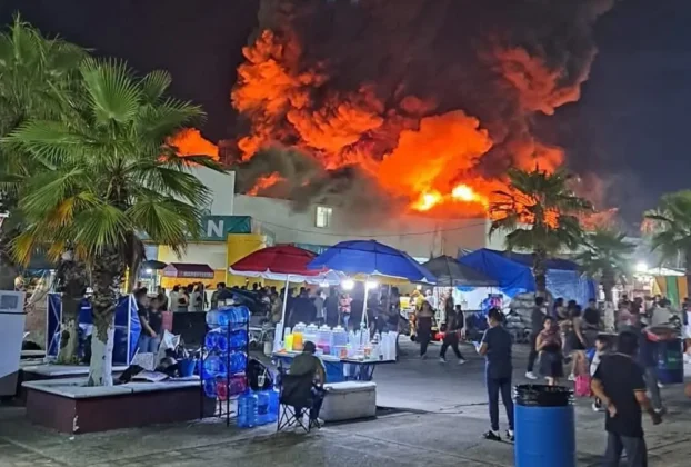 La tragedia alcanzó la Feria 2026 en Tabasco luego de que un incendio consumiera durante la madrugada del jueves la Nave 1 del Parque Tabasco “Dora María”, dejando un saldo de cinco personas fallecidas