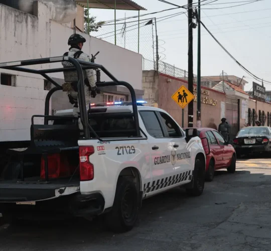 policia en el mercado morelos