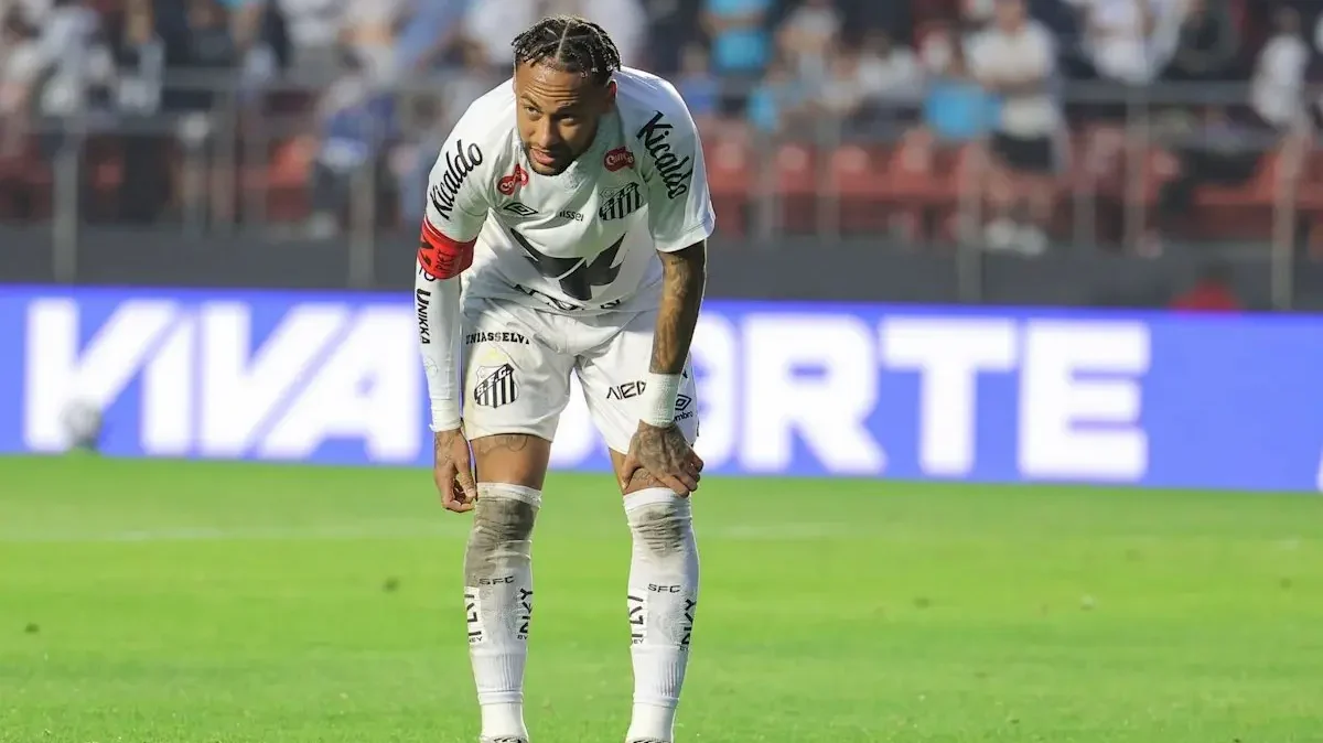 El médico confirmó la lesión tan solo dos días después de que Neymar fuera incluido en la lista de 26 convocados por el técnico Carlo Ancelotti para la selección brasileña