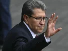 Monreal comparó el objetivo de las iniciativas con antecedentes internacionales que muestran el riesgo de que actores externos influyan en procesos electorales mediante financiamiento, campañas de desinformación, ataques cibernéticos o presiones diplomáticas.