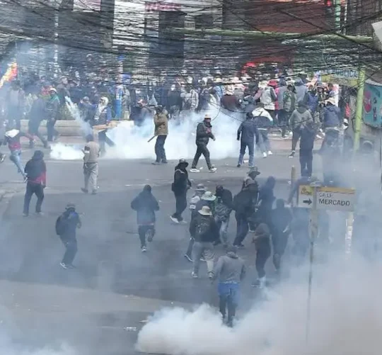 Con apenas seis meses en el poder, La Paz encara la peor crisis económica del país andino desde la década de 1980, con una inflación de 14 por ciento interanual registrada en abril.