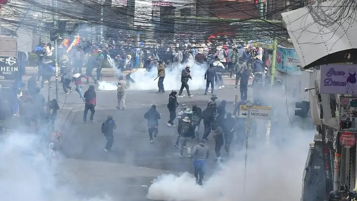 Con apenas seis meses en el poder, La Paz encara la peor crisis económica del país andino desde la década de 1980, con una inflación de 14 por ciento interanual registrada en abril.