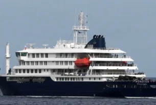 Catorce pasajeros españoles del crucero MV Hondius, afectado por un brote de hantavirus, fueron trasladados en un avión militar desde la isla canaria de Tenerife a Madrid