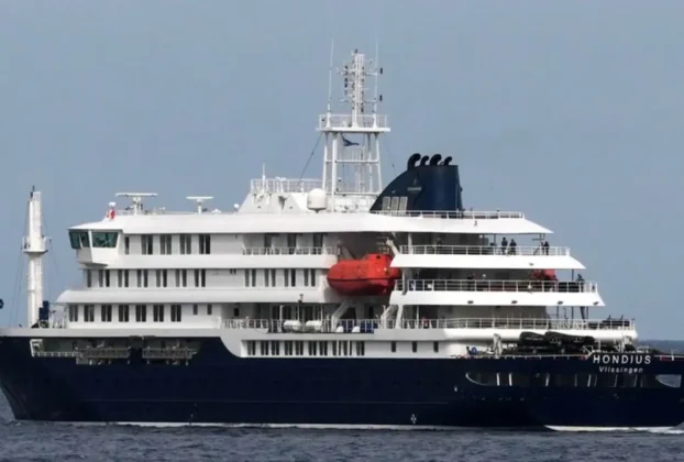 Catorce pasajeros españoles del crucero MV Hondius, afectado por un brote de hantavirus, fueron trasladados en un avión militar desde la isla canaria de Tenerife a Madrid