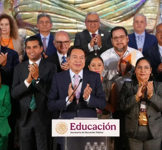 la Secretaría de Educación Pública (SEP) y autoridades educativas estatales acordaron mantener el calendario escolar 2025-2026 vigente, con lo cual, el término de clases será el próximo 15 de julio.