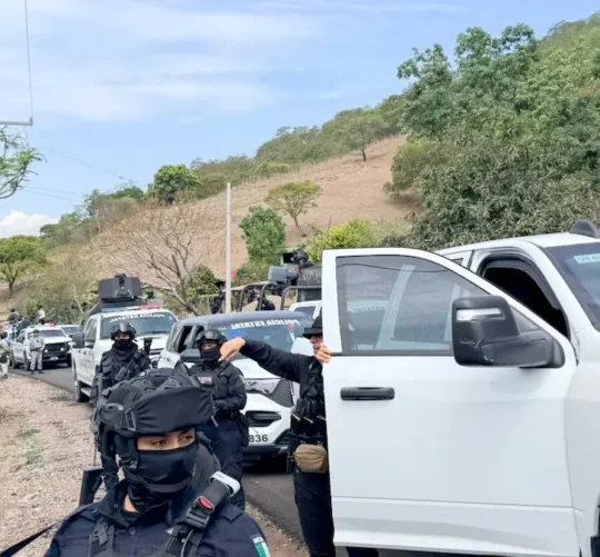 encabezados por su titular, Rosa Icela Rodríguez, se trasladan a Guerrero para ayudar al retiro de bloqueos y restablecer el orden en la zona de Chilapa