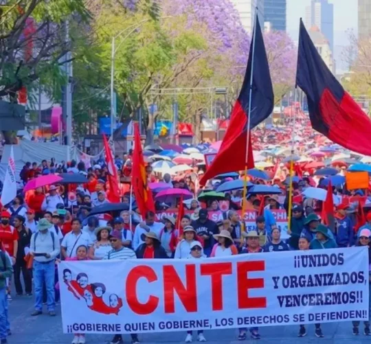 La dirigencia magisterial acusó al gobierno de la presidenta Claudia Sheinbaum de mantener “oídos sordos” frente a sus demandas centrales y ratificó su exigencia de abrogar la Ley del ISSSTE de 2007, eliminar la reforma educativa “Peña-AMLO-Sheinbaum” y rechazar el incremento salarial de 9 por ciento anunciado para el magisterio.