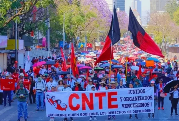 La dirigencia magisterial acusó al gobierno de la presidenta Claudia Sheinbaum de mantener “oídos sordos” frente a sus demandas centrales y ratificó su exigencia de abrogar la Ley del ISSSTE de 2007, eliminar la reforma educativa “Peña-AMLO-Sheinbaum” y rechazar el incremento salarial de 9 por ciento anunciado para el magisterio.