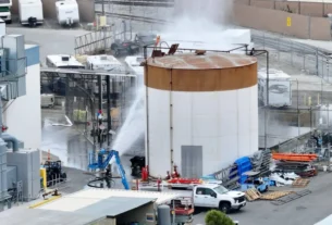 California solicitó al gobierno de Estados Unidos una declaración de emergencia debido a una fuga de productos químicos tóxicos en un tanque, que se teme que colapse, afectando a por lo menos cinco ciudades en el sur del estado.