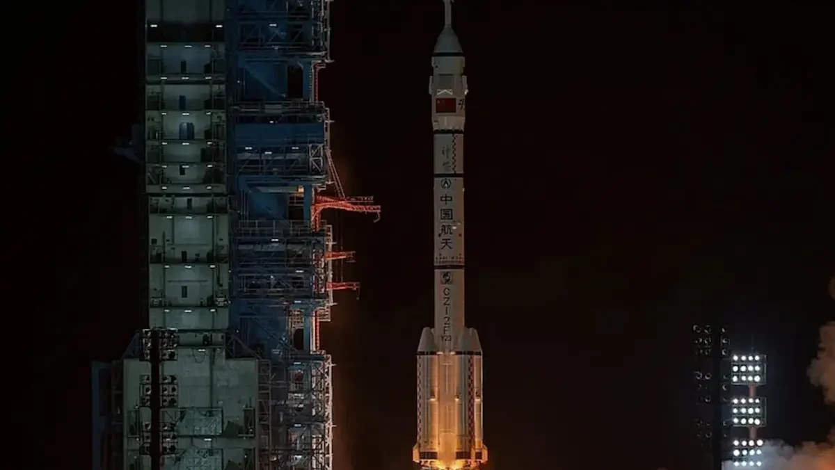 Durante esta misión, un astronauta chino pasará un año entero en órbita a bordo de la estación espacial Tiangong (Palacio Celestial, en chino), un hito crucial para el programa de alunizaje de Pekín.