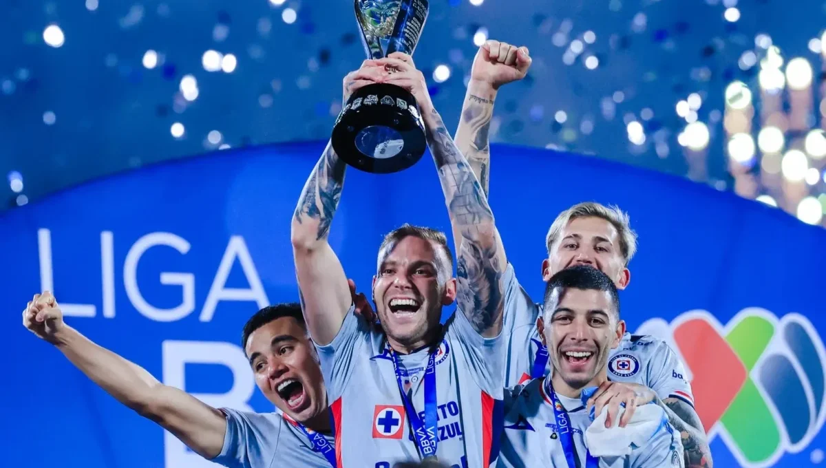 Pese a que pumas anotó primero, Cruz Azul mostró temperamento y paciencia para ganar su décima estrella.