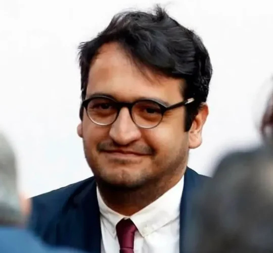 López Beltrán señaló que no por ser hijo del expresidente participara con ventajas