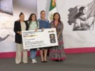 La presidenta Claudia Sheinbaum hizo un llamado a promover la inclusión en el futbol en México, tanto de mujeres como a un nivel social, al reiterar su exhorto a que los clubes de dicho deporte tengan sus propias escuelas de formación para niños, niñas y jóvenes.