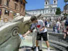 Este fenómeno, llamado por los expertos "cúpula de calor", trae aire cálido procedente del norte de África, y permanece atrapado bajo un sistema de altas presiones sobre Europa occidental