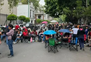Seguirán los bloqueos carreteros en Oaxaca, a la vez que insistió en que el estallamiento a huelga del 1 de junio la CNTE a nivel nacional no está a discusión y sigue en pie.