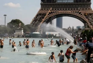 Météo France anticipa que las temperaturas máximas llegarán a 44 grados en Burdeos, 43 en Rennes, 41 en Toulouse o Limoges, 40 en Lyon o Ruán y 38 en París.